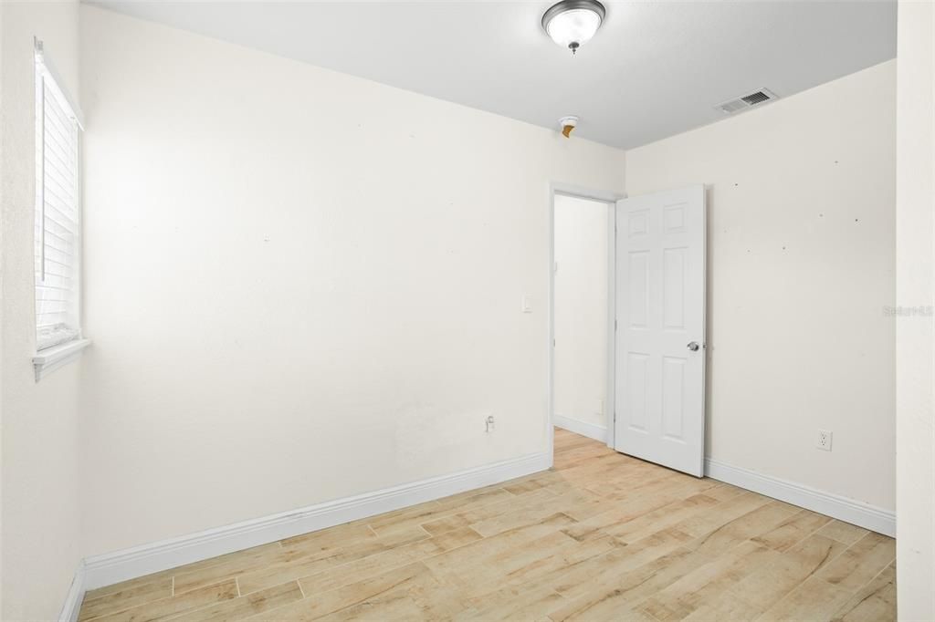 For Rent: $4,995 (3 beds, 2 baths, 1353 Square Feet)