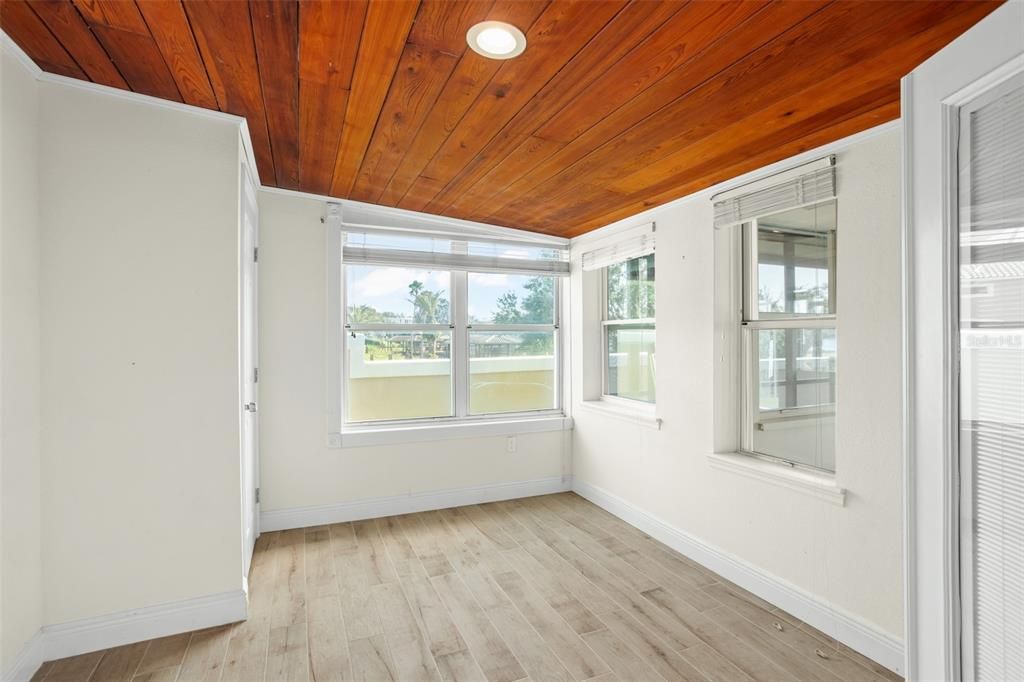 For Rent: $4,995 (3 beds, 2 baths, 1353 Square Feet)