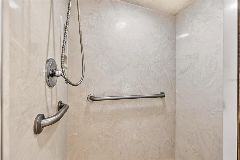 For Sale: $449,900 (3 beds, 2 baths, 2581 Square Feet)