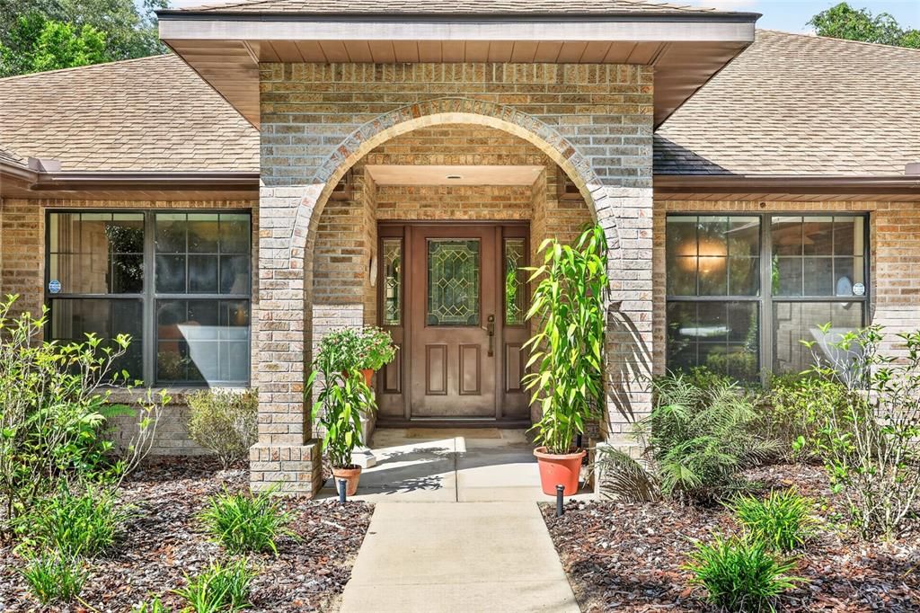 For Sale: $449,900 (3 beds, 2 baths, 2581 Square Feet)