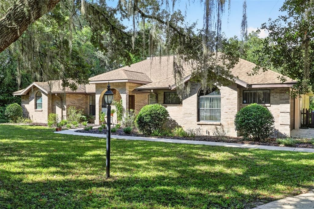 For Sale: $449,900 (3 beds, 2 baths, 2581 Square Feet)