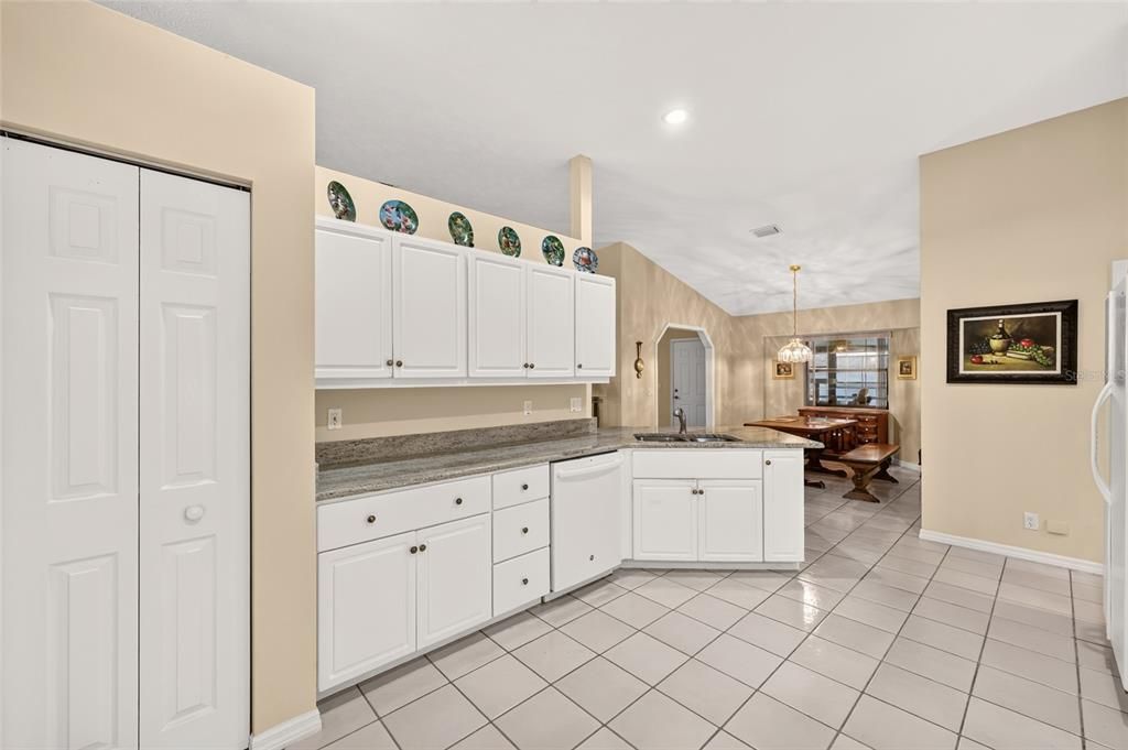 For Sale: $449,900 (3 beds, 2 baths, 2581 Square Feet)