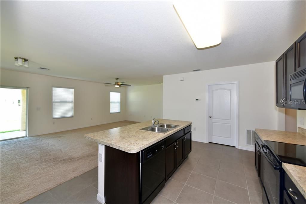 For Rent: $2,600 (4 beds, 2 baths, 1767 Square Feet)