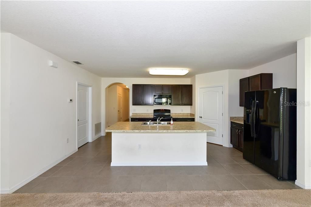 For Rent: $2,600 (4 beds, 2 baths, 1767 Square Feet)