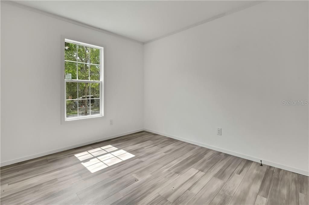 For Sale: $204,900 (3 beds, 2 baths, 1100 Square Feet)