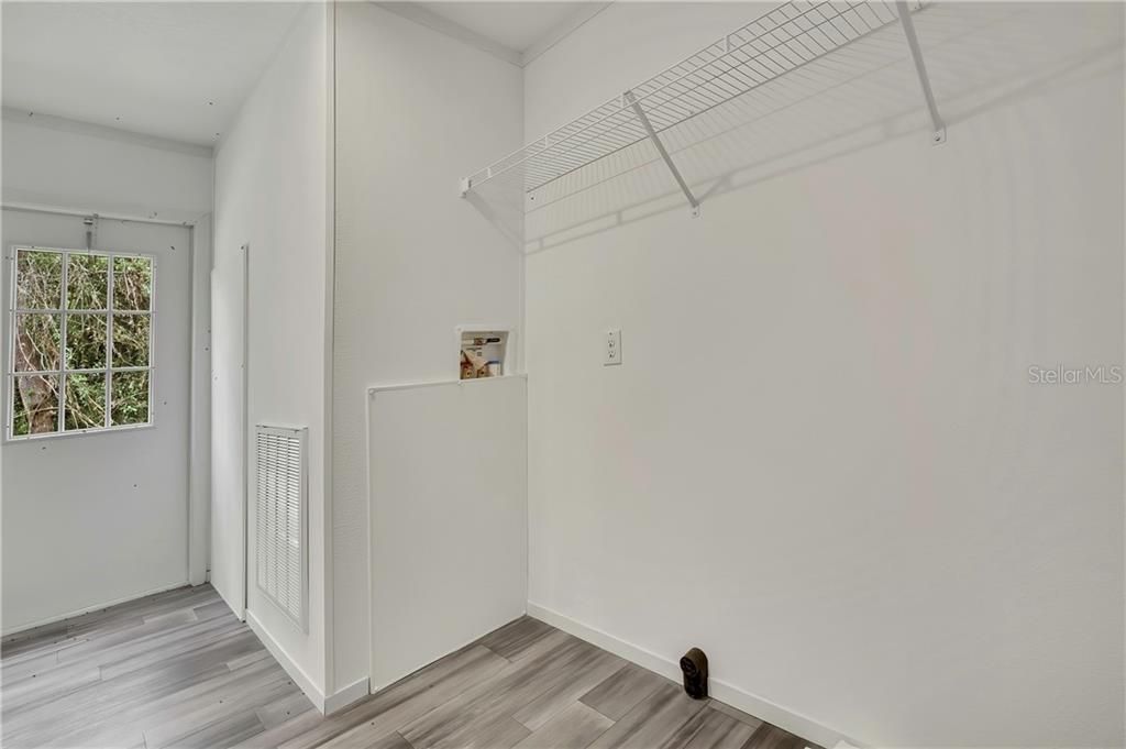 For Sale: $204,900 (3 beds, 2 baths, 1100 Square Feet)