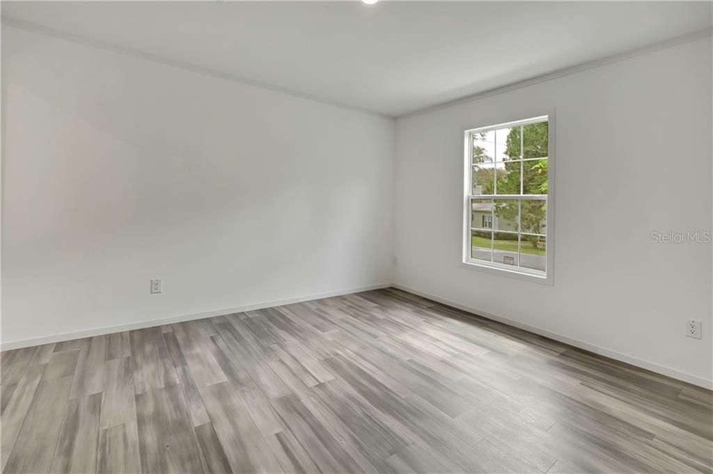 For Sale: $204,900 (3 beds, 2 baths, 1100 Square Feet)