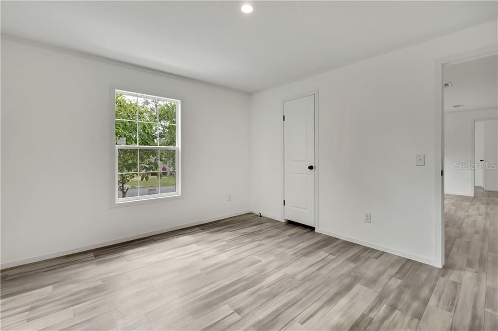 For Sale: $204,900 (3 beds, 2 baths, 1100 Square Feet)