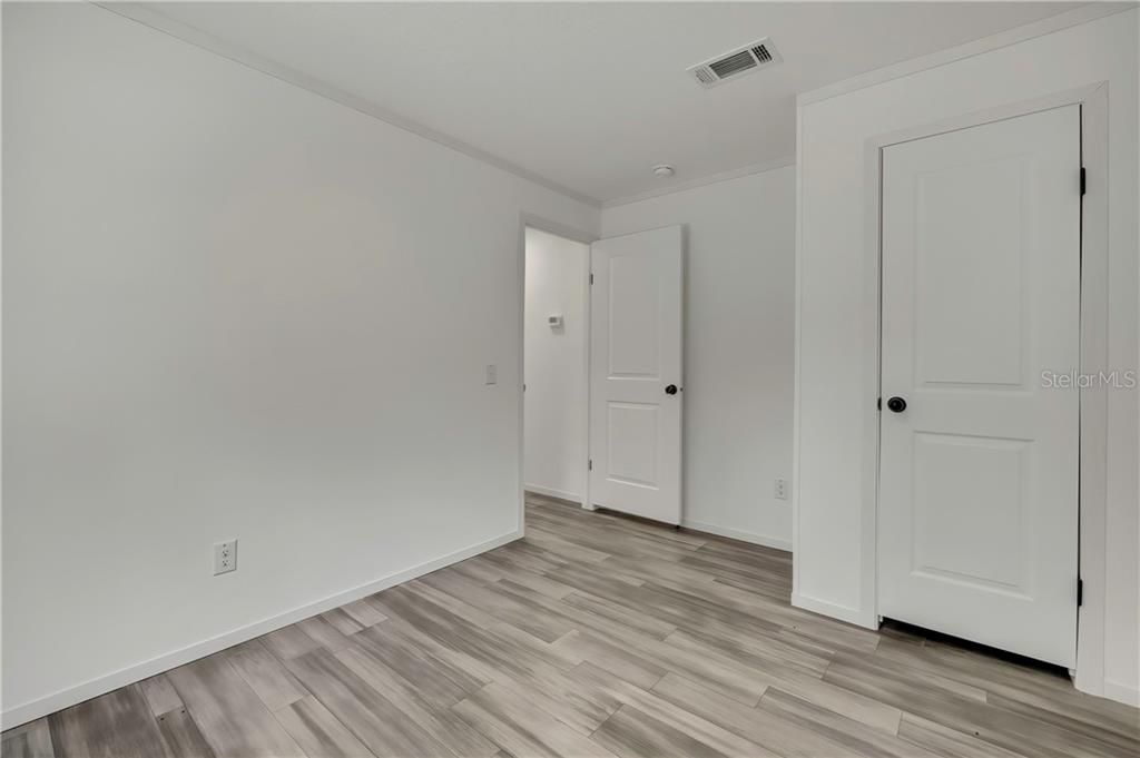 For Sale: $204,900 (3 beds, 2 baths, 1100 Square Feet)