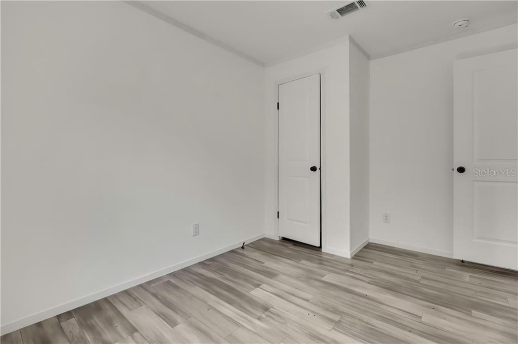 For Sale: $204,900 (3 beds, 2 baths, 1100 Square Feet)