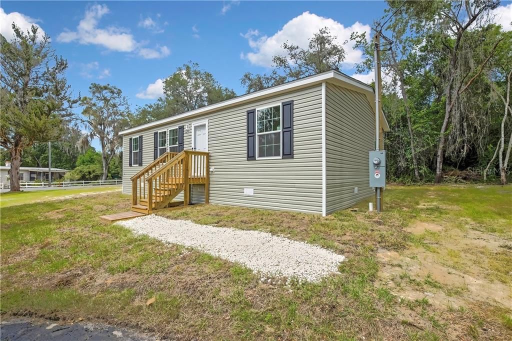 For Sale: $204,900 (3 beds, 2 baths, 1100 Square Feet)