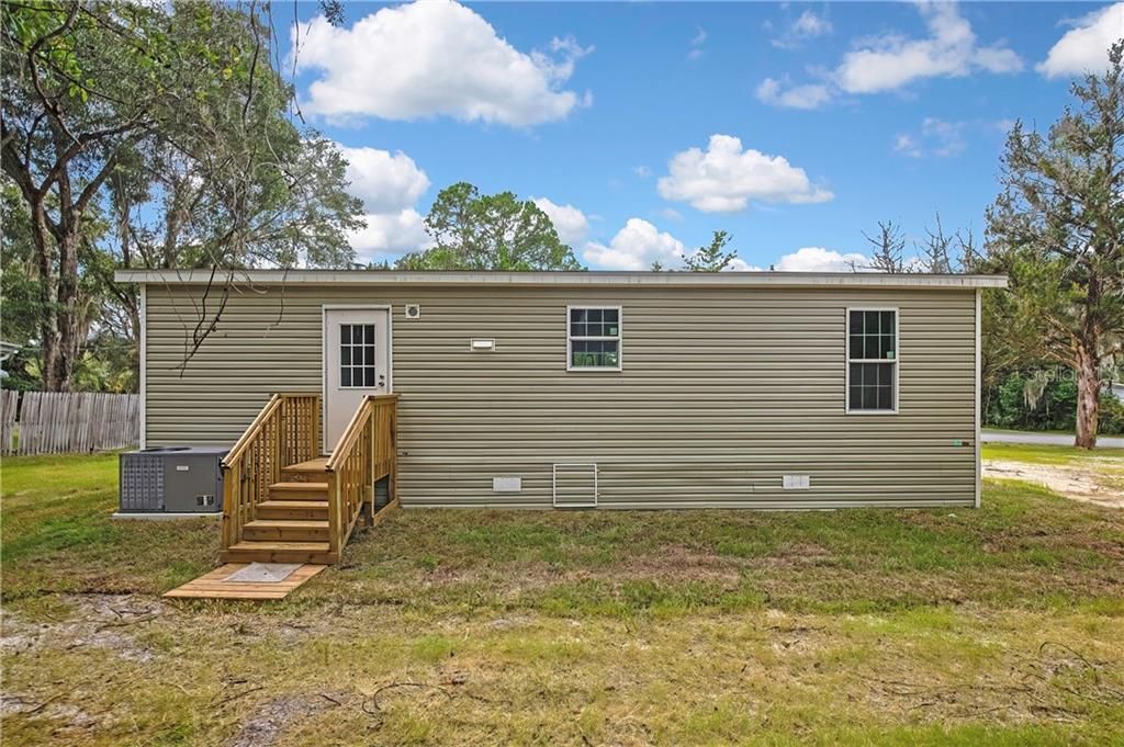 For Sale: $204,900 (3 beds, 2 baths, 1100 Square Feet)