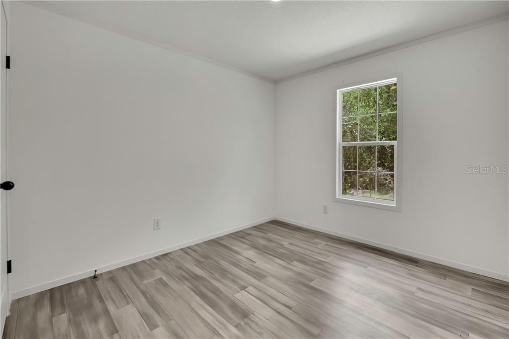 For Sale: $204,900 (3 beds, 2 baths, 1100 Square Feet)