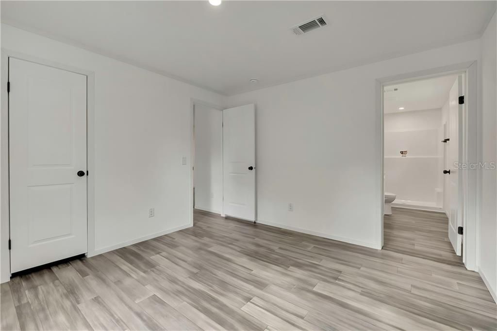 For Sale: $204,900 (3 beds, 2 baths, 1100 Square Feet)