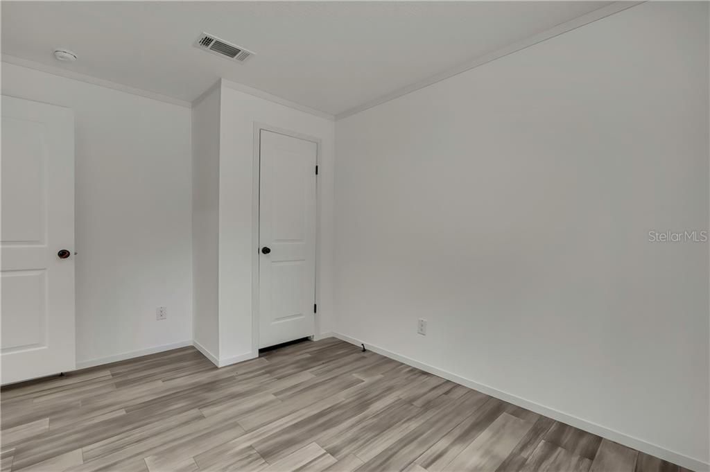 For Sale: $204,900 (3 beds, 2 baths, 1100 Square Feet)