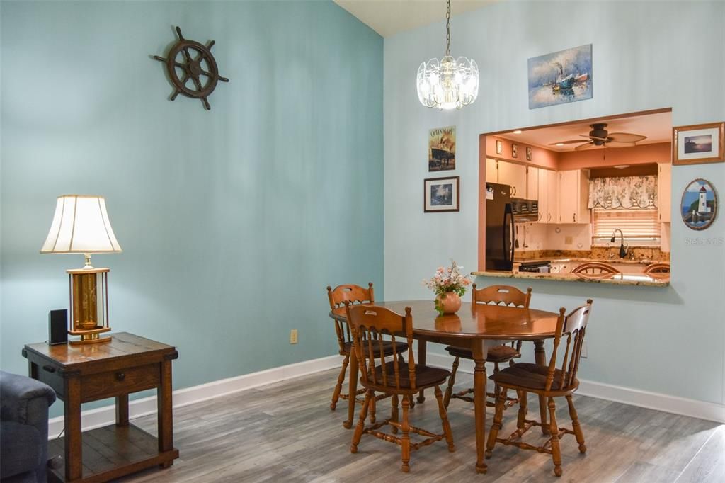 For Sale: $279,000 (2 beds, 2 baths, 1080 Square Feet)