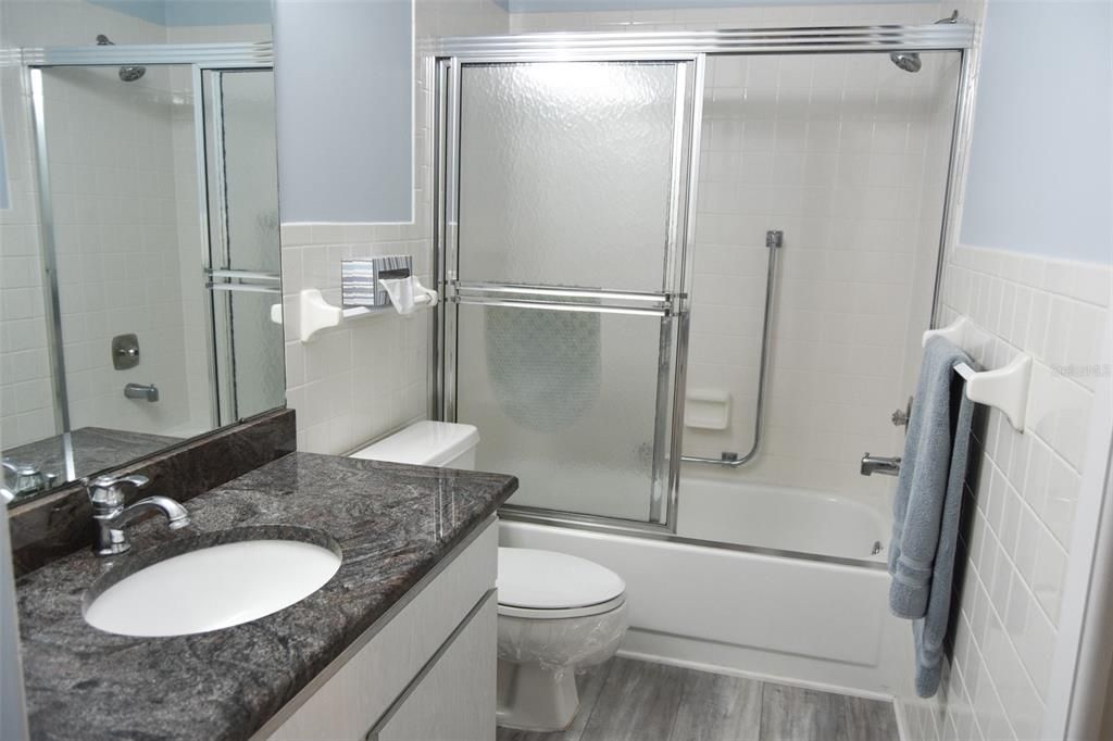 For Sale: $279,000 (2 beds, 2 baths, 1080 Square Feet)