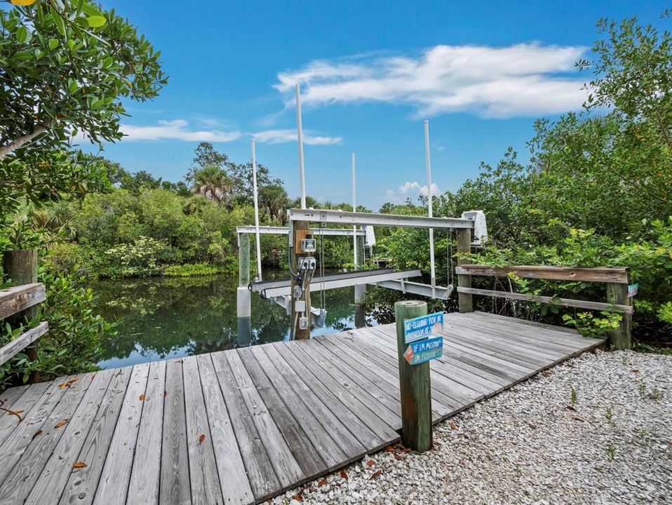 На продажу: $2,695,000 (4 спален, 2 ванн, 2754 Квадратных фут)