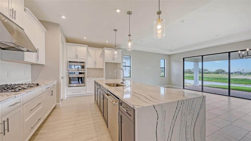 For Sale: $589,990 (3 beds, 3 baths, 2129 Square Feet)