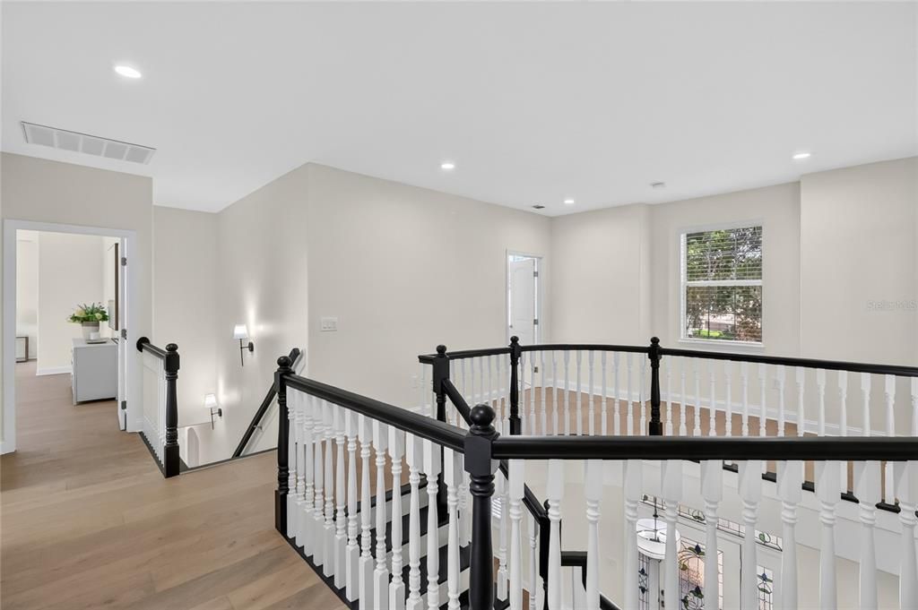 Activo con contrato: $929,000 (4 camas, 3 baños, 4274 Pies cuadrados)