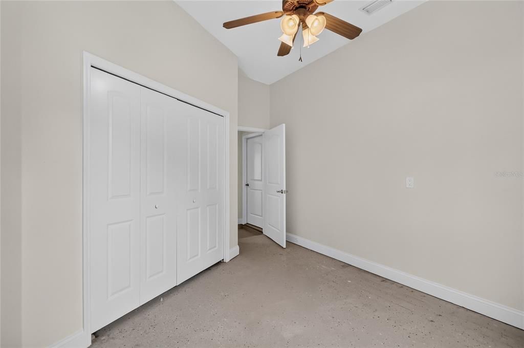 Activo con contrato: $929,000 (4 camas, 3 baños, 4274 Pies cuadrados)