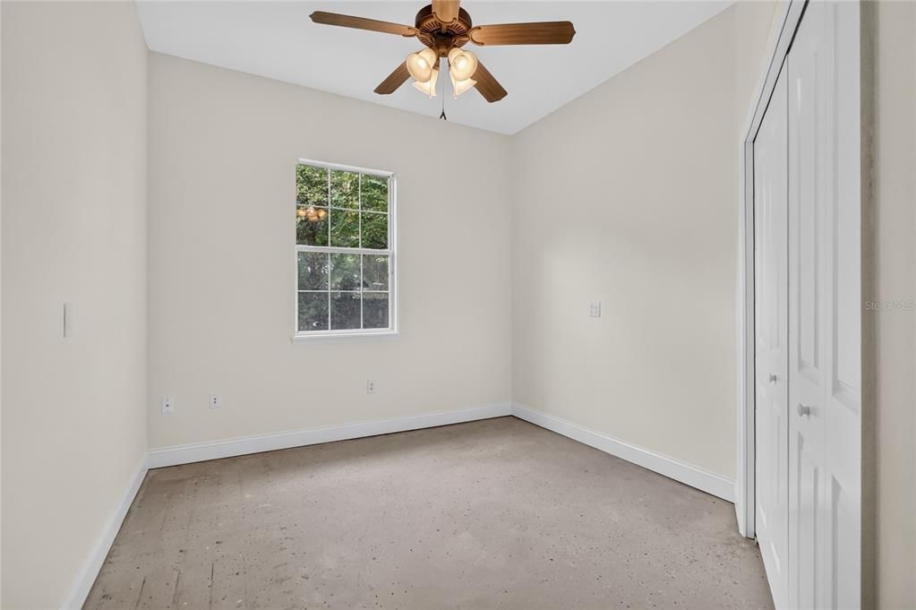 Activo con contrato: $929,000 (4 camas, 3 baños, 4274 Pies cuadrados)