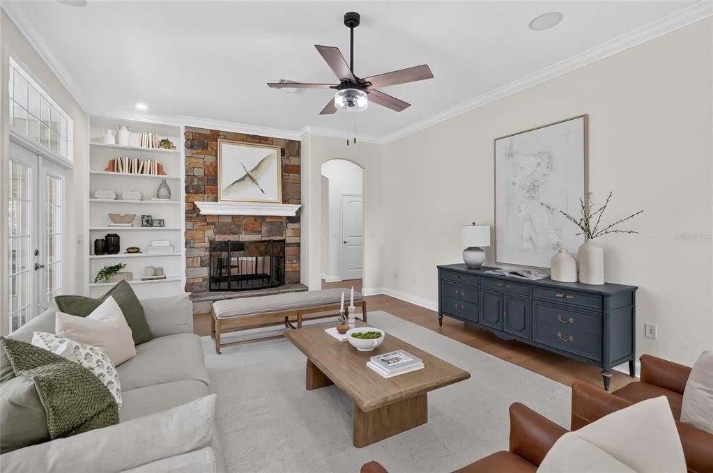 Activo con contrato: $929,000 (4 camas, 3 baños, 4274 Pies cuadrados)