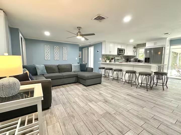 На продажу: $430,000 (3 спален, 1 ванн, 1037 Квадратных фут)