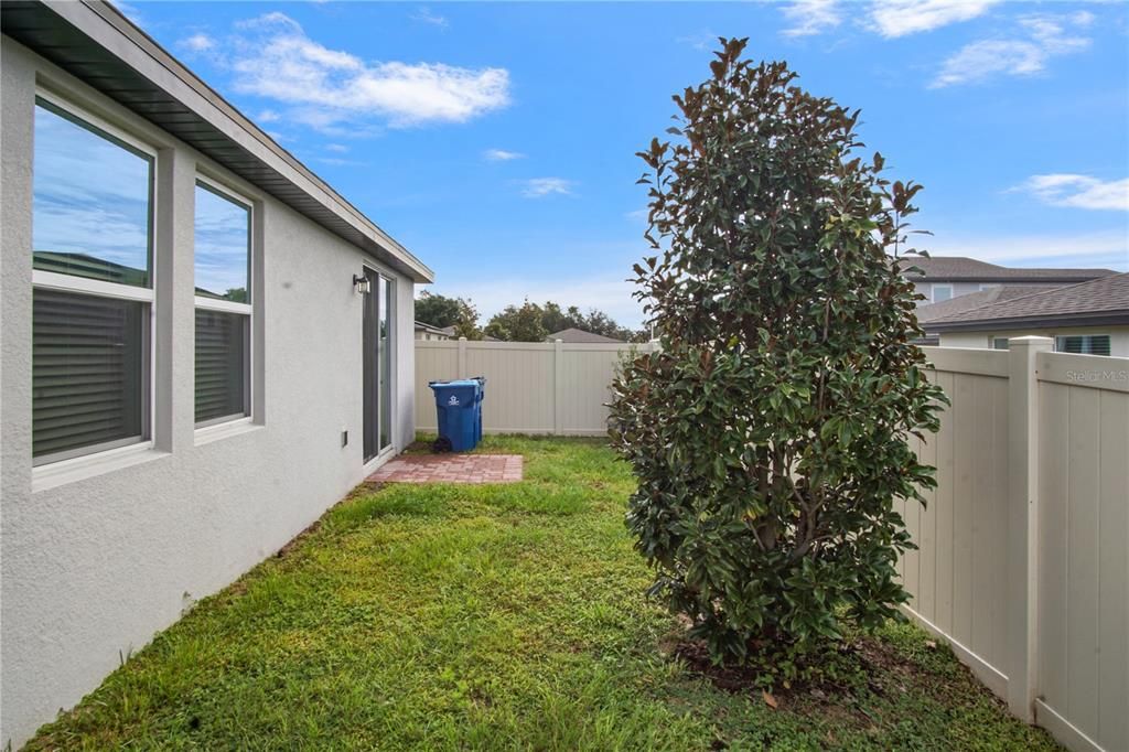 For Rent: $2,100 (4 beds, 2 baths, 1630 Square Feet)