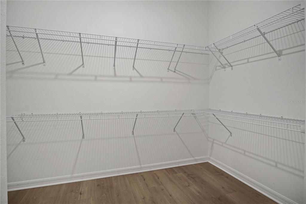 For Rent: $2,100 (4 beds, 2 baths, 1630 Square Feet)