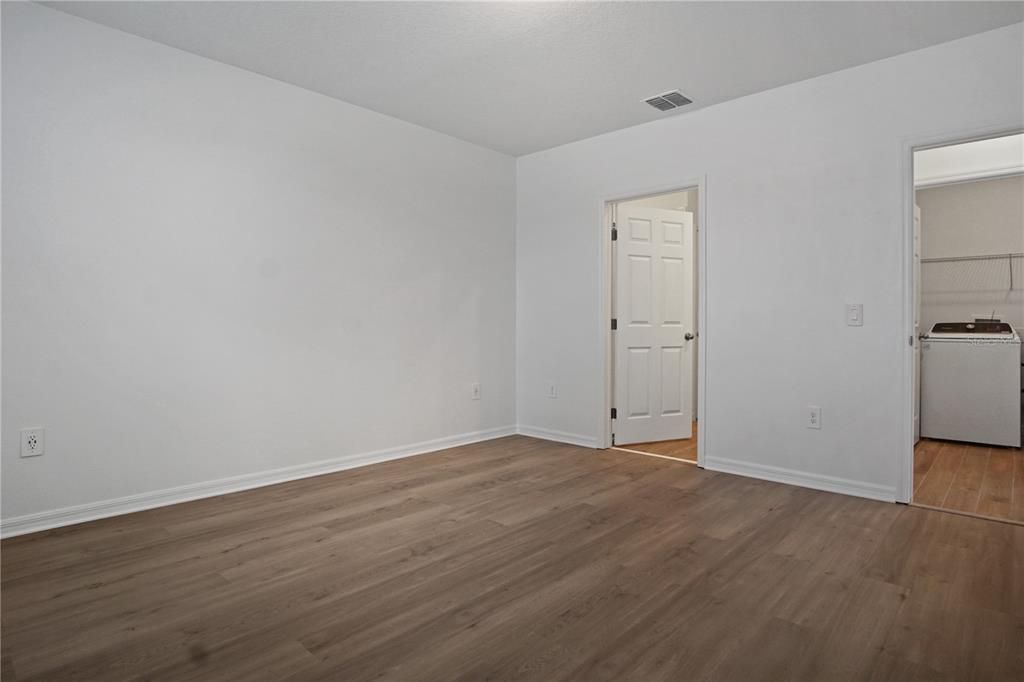 For Rent: $2,100 (4 beds, 2 baths, 1630 Square Feet)