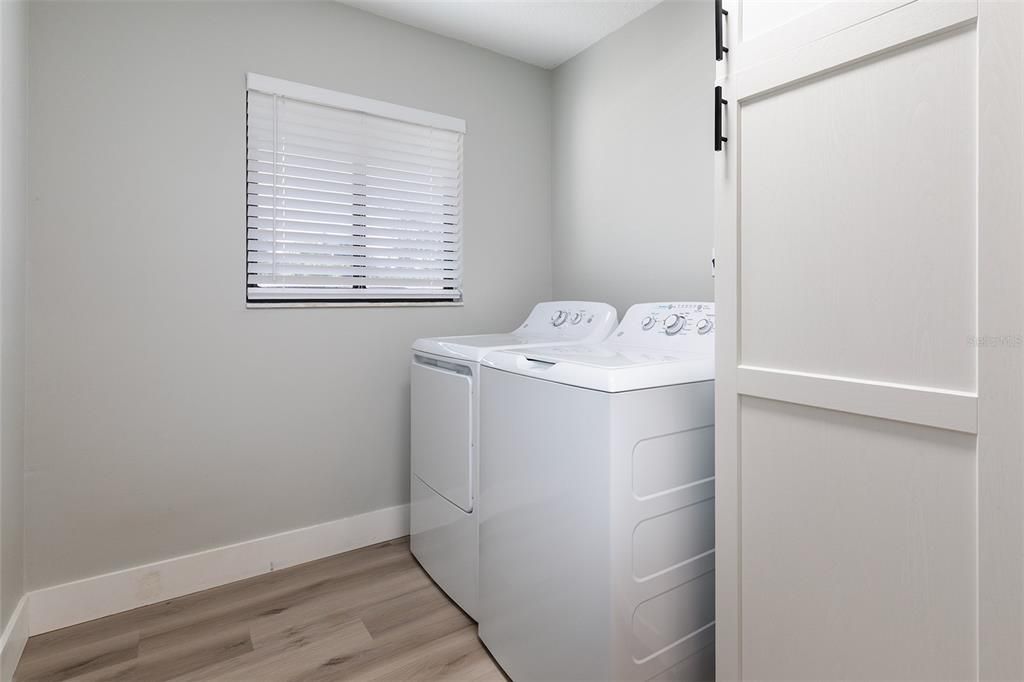 For Sale: $749,900 (4 beds, 2 baths, 2659 Square Feet)