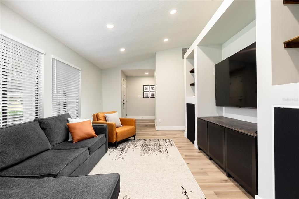 For Sale: $749,900 (4 beds, 2 baths, 2659 Square Feet)