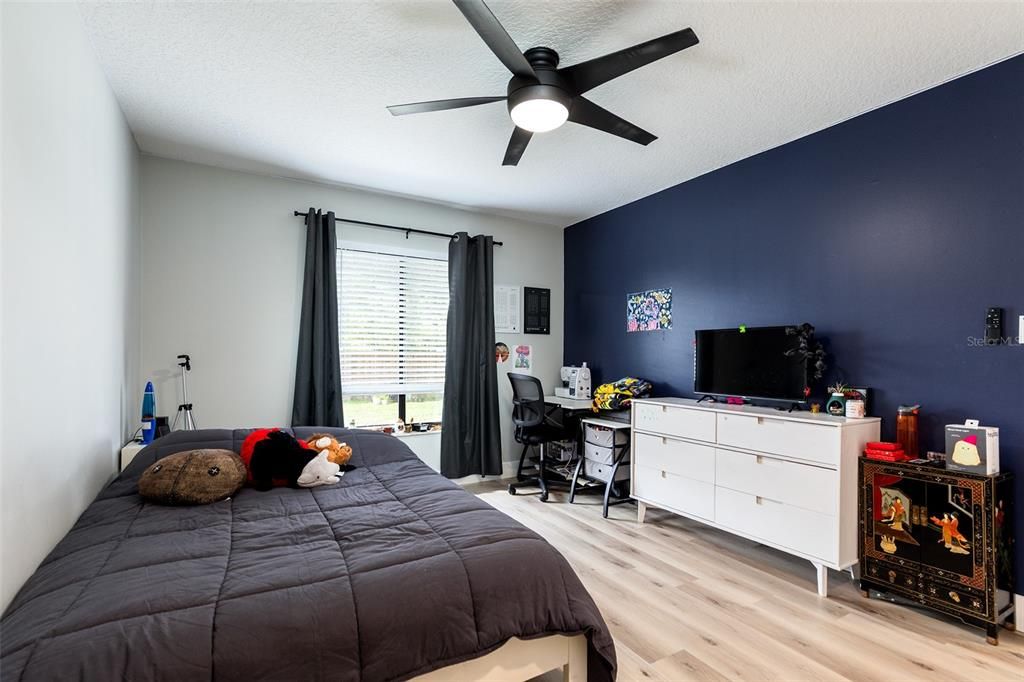 For Sale: $749,900 (4 beds, 2 baths, 2659 Square Feet)