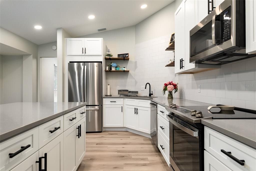 For Sale: $749,900 (4 beds, 2 baths, 2659 Square Feet)
