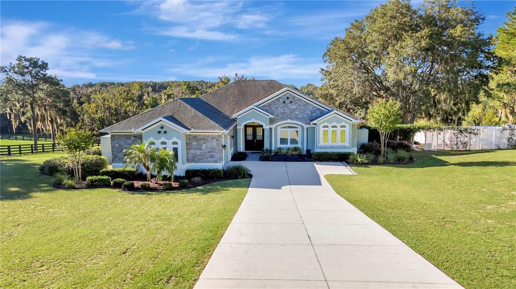 For Sale: $1,099,000 (4 beds, 3 baths, 2915 Square Feet)