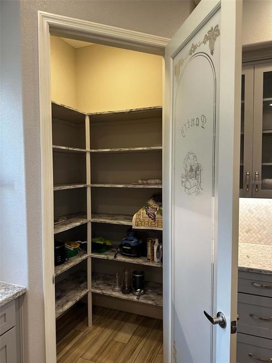 En Venta: $1,099,000 (4 camas, 3 baños, 2915 Pies cuadrados)