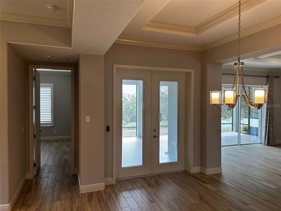 En Venta: $1,099,000 (4 camas, 3 baños, 2915 Pies cuadrados)