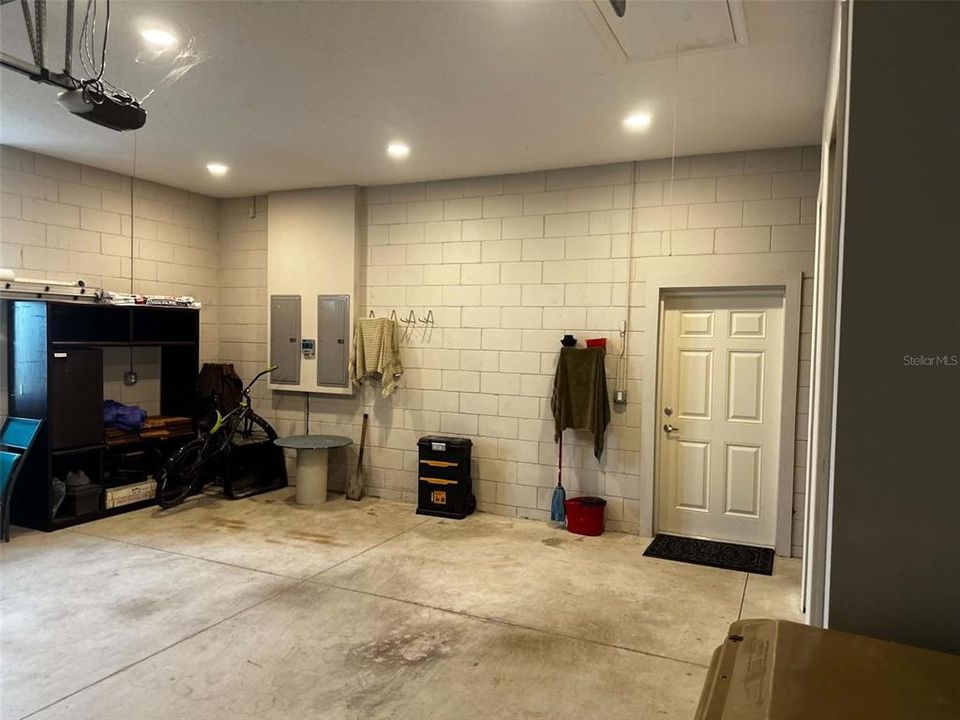 En Venta: $1,099,000 (4 camas, 3 baños, 2915 Pies cuadrados)
