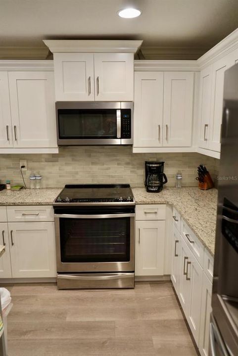 For Sale: $435,000 (3 beds, 2 baths, 1412 Square Feet)