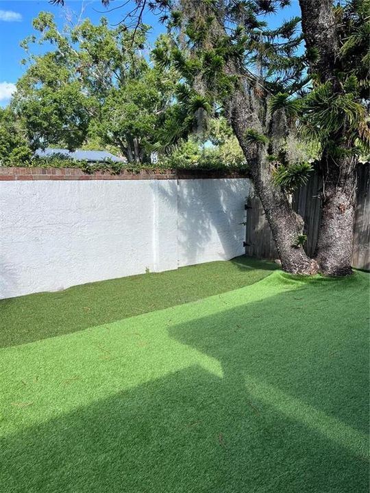 For Sale: $285,000 (2 beds, 1 baths, 1120 Square Feet)