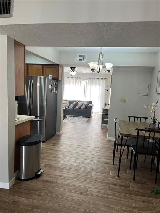 For Sale: $285,000 (2 beds, 1 baths, 1120 Square Feet)