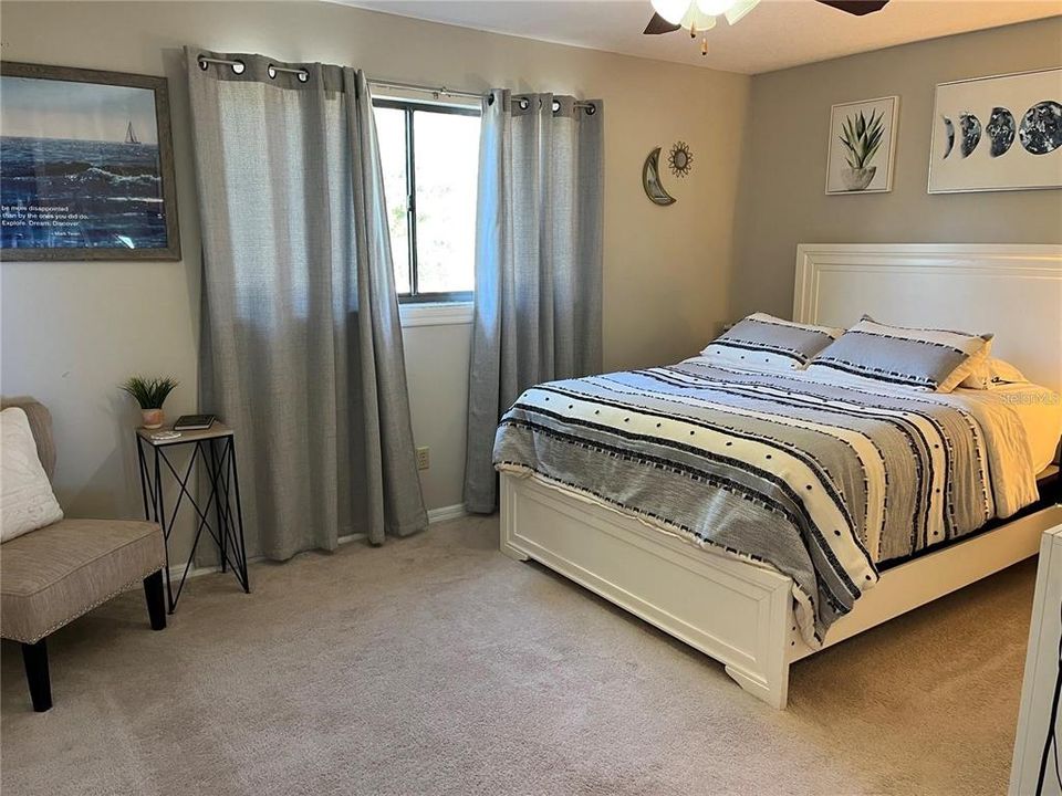 For Sale: $285,000 (2 beds, 1 baths, 1120 Square Feet)