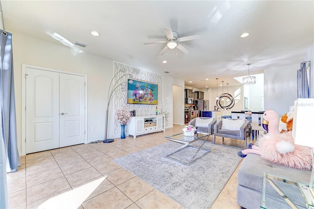 For Sale: $525,000 (6 beds, 4 baths, 3142 Square Feet)