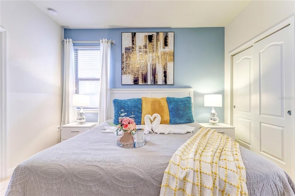 For Sale: $525,000 (6 beds, 4 baths, 3142 Square Feet)