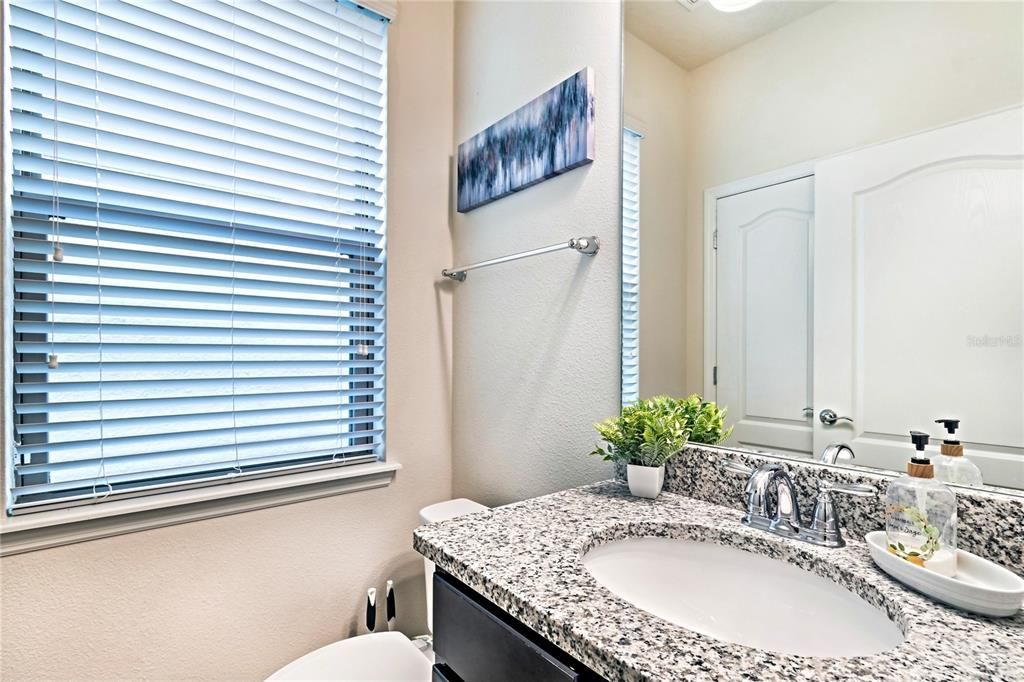 For Sale: $525,000 (6 beds, 4 baths, 3142 Square Feet)