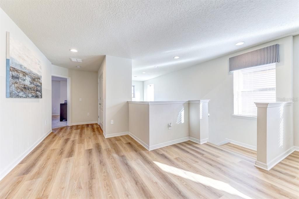 For Sale: $525,000 (6 beds, 4 baths, 3142 Square Feet)