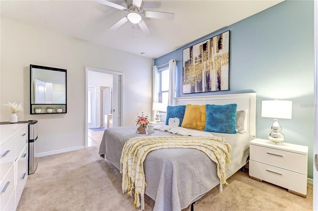 For Sale: $525,000 (6 beds, 4 baths, 3142 Square Feet)