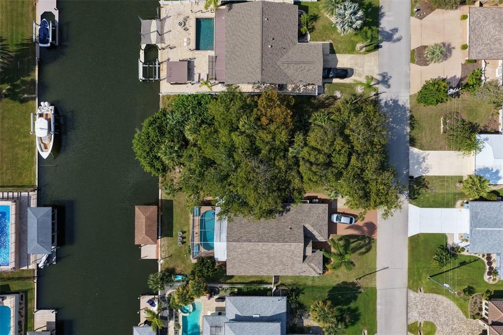 На продажу: $199,000 (0.17 acres)