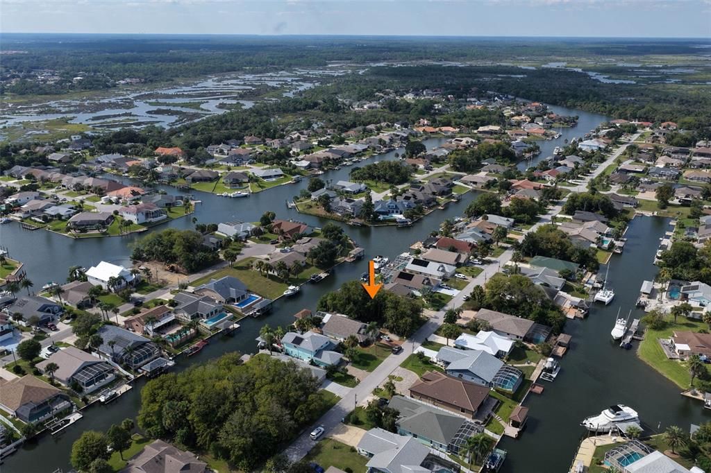 На продажу: $199,000 (0.17 acres)